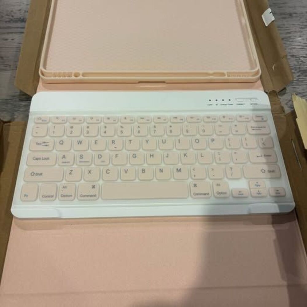 iPad Bluetooth Keyboard Case – Pink & White Protective Folio